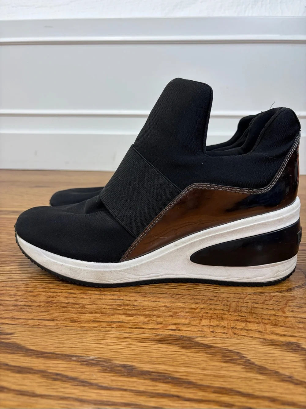 DKNY Borg Slip-On Black Wedge Sneaker (9)